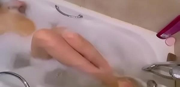  S3xberry girl next door shower playing and strong cum